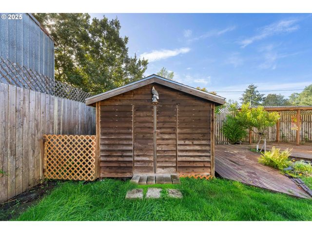 90994 BEACON Ln, Coos Bay, OR 97420