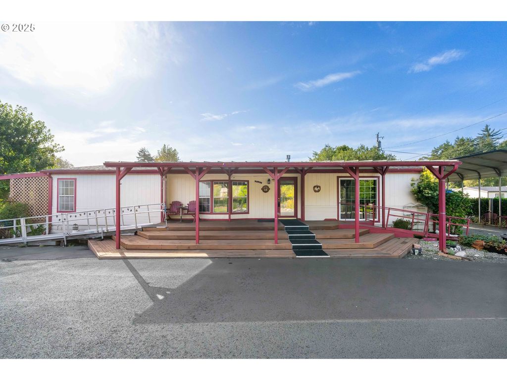 90994 BEACON Ln, Coos Bay, OR 97420