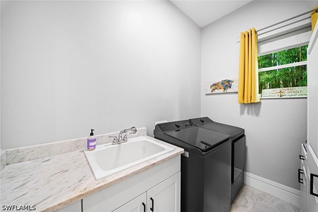 2291 Thomasson DR, Naples, FL 34112