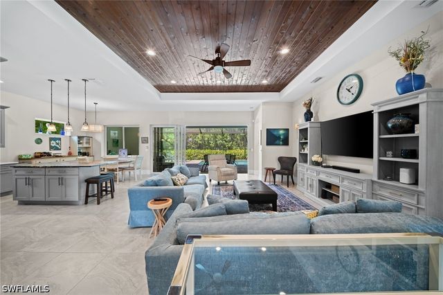 2291 Thomasson DR, Naples, FL 34112