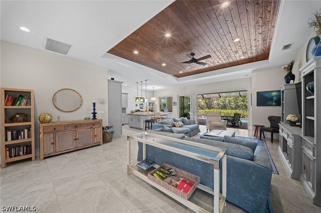 2291 Thomasson DR, Naples, FL 34112