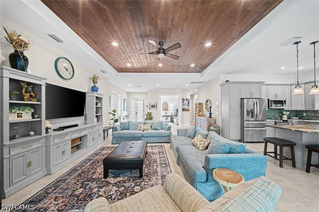 2291 Thomasson DR, Naples, FL 34112
