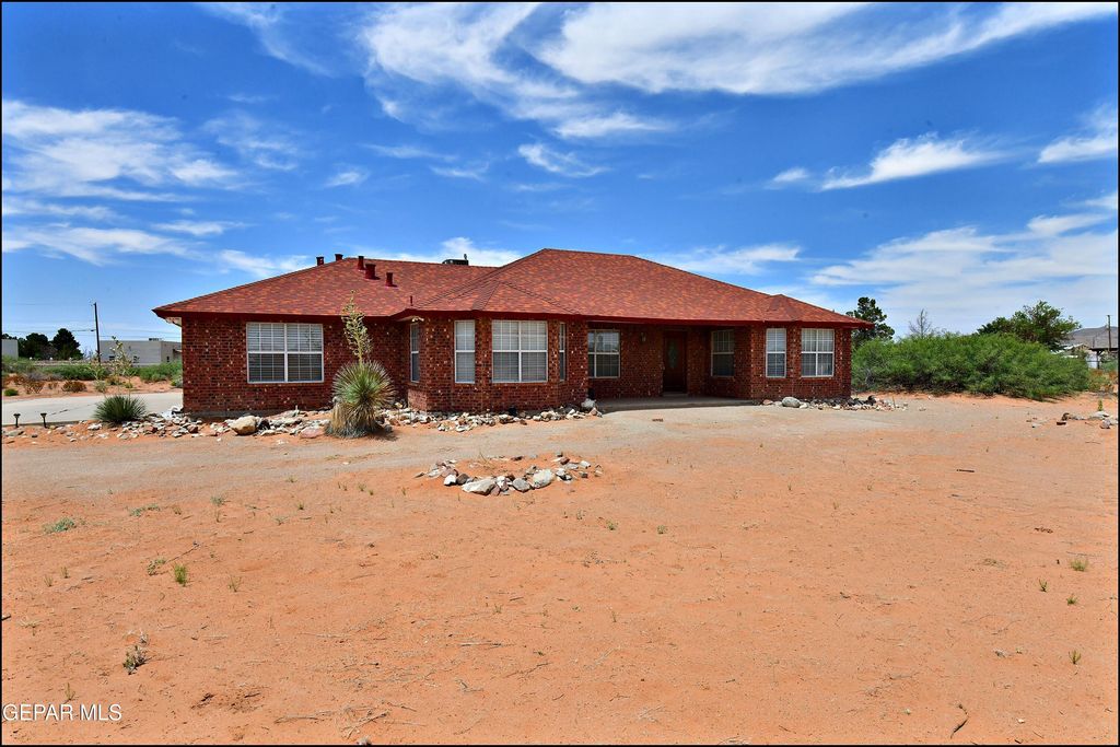 14101 KOSHARE Court, El Paso, TX 79938