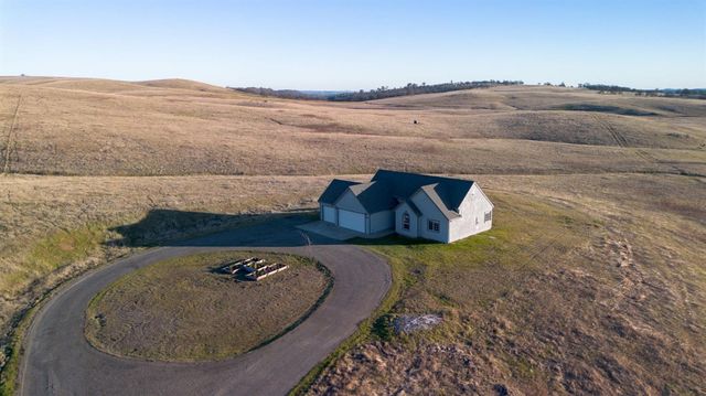 4200 Coulter Ln, Latrobe, CA 95682