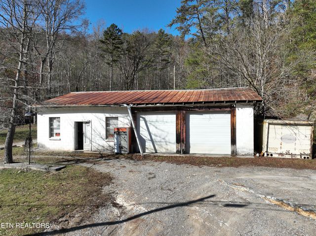 463 Lovers Lane, Townsend, TN 37882
