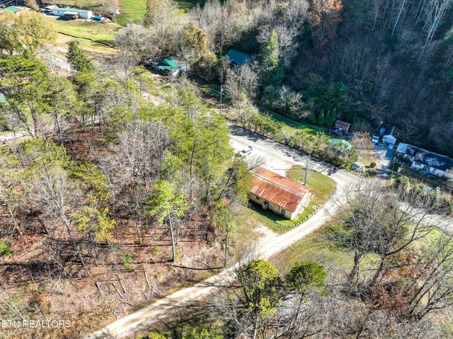 463 Lovers Lane, Townsend, TN 37882