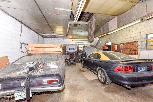 463 Lovers Lane, Townsend, TN 37882