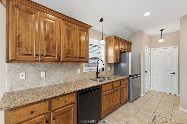 8407 Alison Avenue, College Station, TX 77845