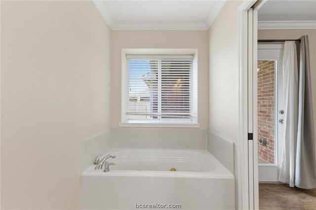 8407 Alison Avenue, College Station, TX 77845