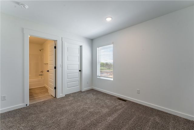 1101 SW Kentucky Avenue, Bentonville, AR 72713