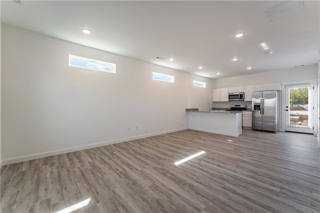 1101 SW Kentucky Avenue, Bentonville, AR 72713