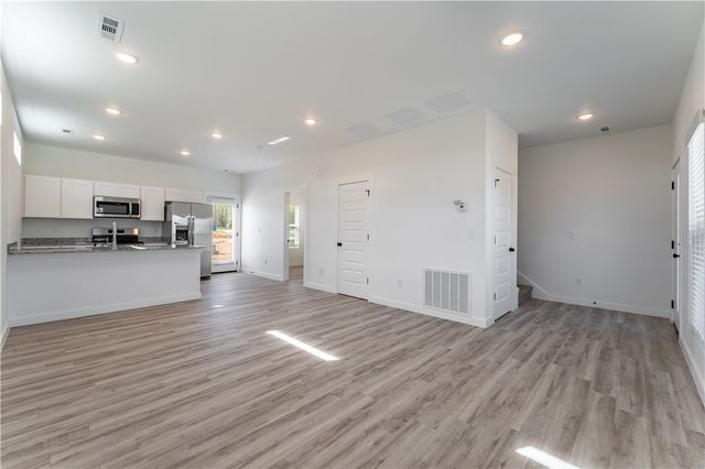 1101 SW Kentucky Avenue, Bentonville, AR 72713