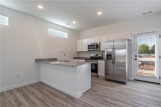 1101 SW Kentucky Avenue, Bentonville, AR 72713