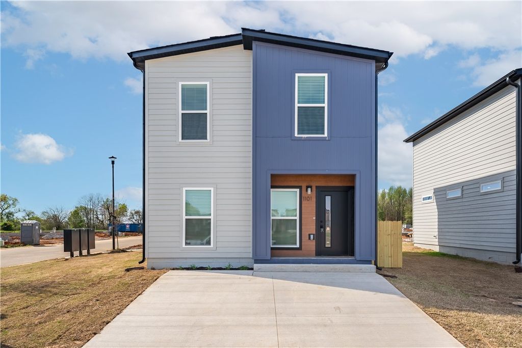 1101 SW Kentucky Avenue, Bentonville, AR 72713