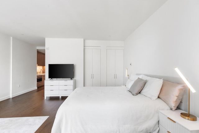 430 Stuart St 1518, Boston, MA 02116