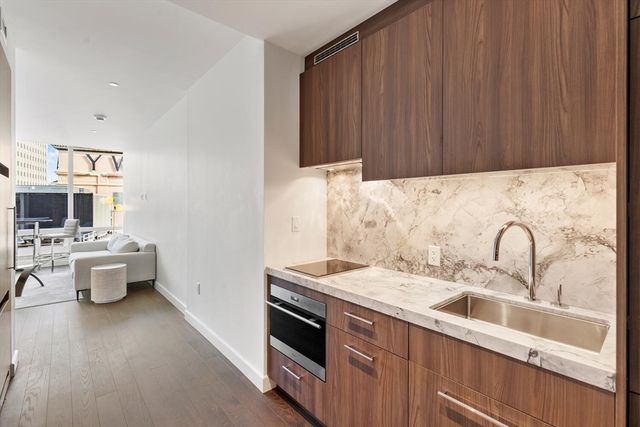 430 Stuart St 1518, Boston, MA 02116