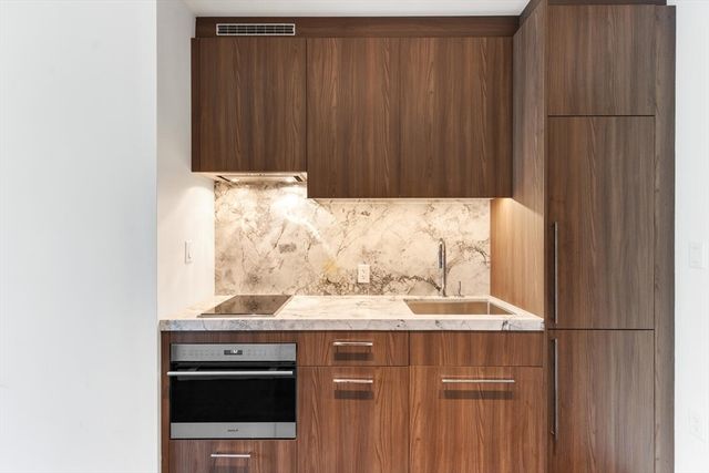 430 Stuart St 1518, Boston, MA 02116