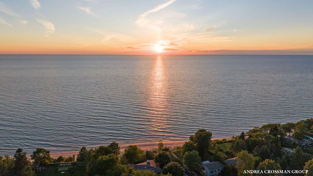 2075 Lakeshore Drive, Fennville, MI 49408