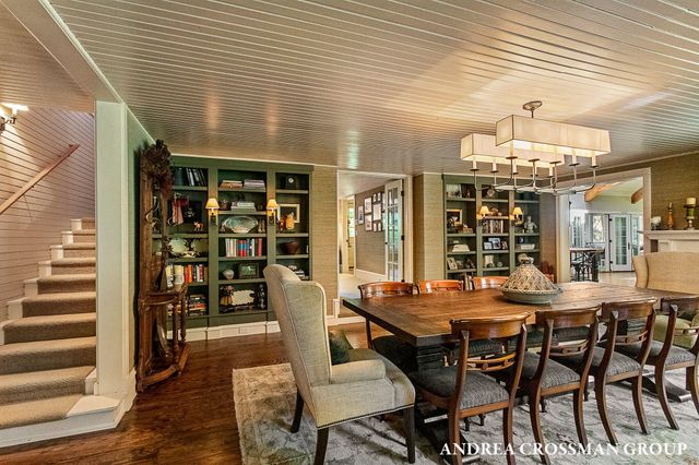 2075 Lakeshore Drive, Fennville, MI 49408