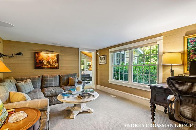 2075 Lakeshore Drive, Fennville, MI 49408