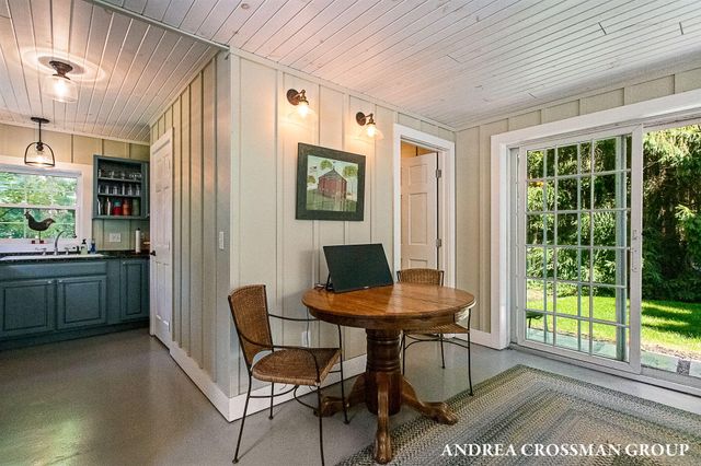 2075 Lakeshore Drive, Fennville, MI 49408