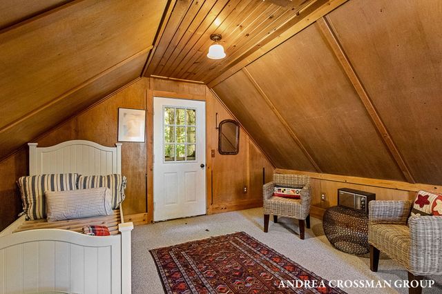 2075 Lakeshore Drive, Fennville, MI 49408