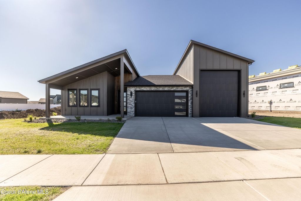 11586 N ENTWISTLE WAY, Rathdrum, ID 83858