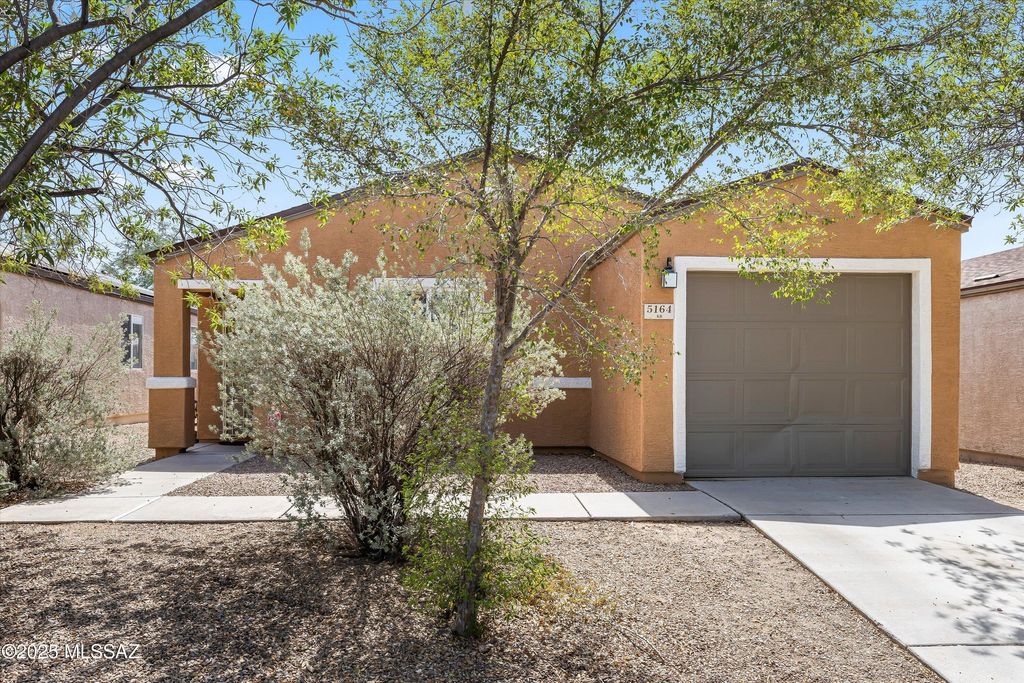 5164 E Desert Straw Lane, Tucson, AZ 85756