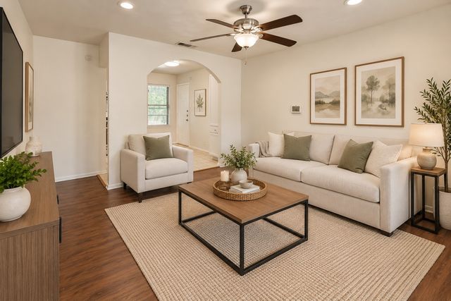 809 Helen Drive, Bedford, TX 76022