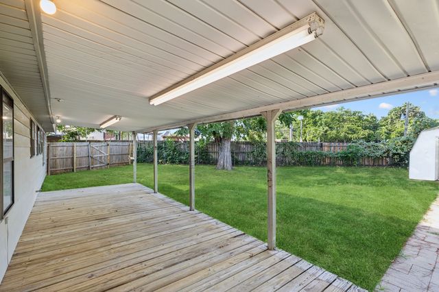 809 Helen Drive, Bedford, TX 76022
