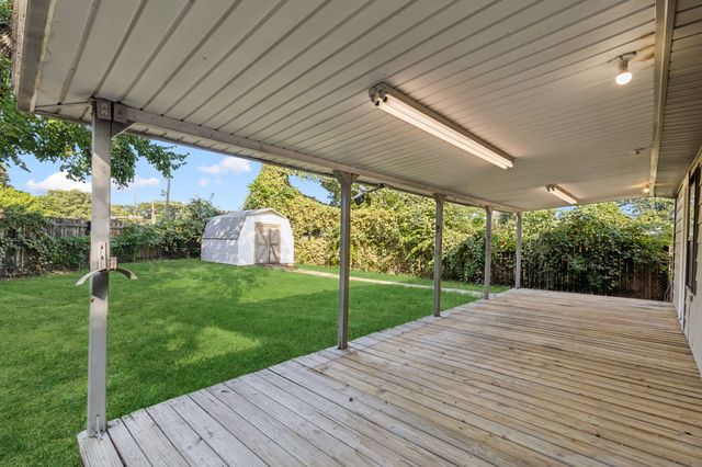 809 Helen Drive, Bedford, TX 76022