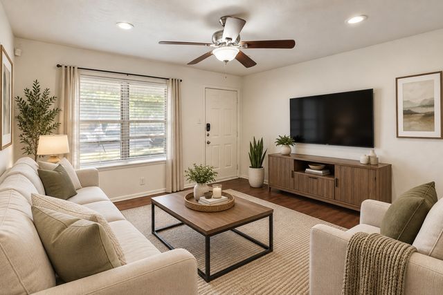 809 Helen Drive, Bedford, TX 76022