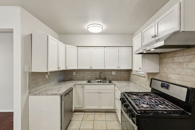 809 Helen Drive, Bedford, TX 76022