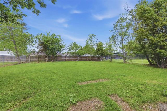 2202 Stanton Street, Lake Charles, LA 70601