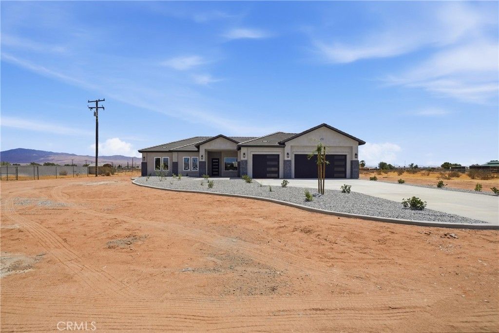 Image 1 of property listing at 22819 Little Beaver Road, Apple Valley, CA 92308