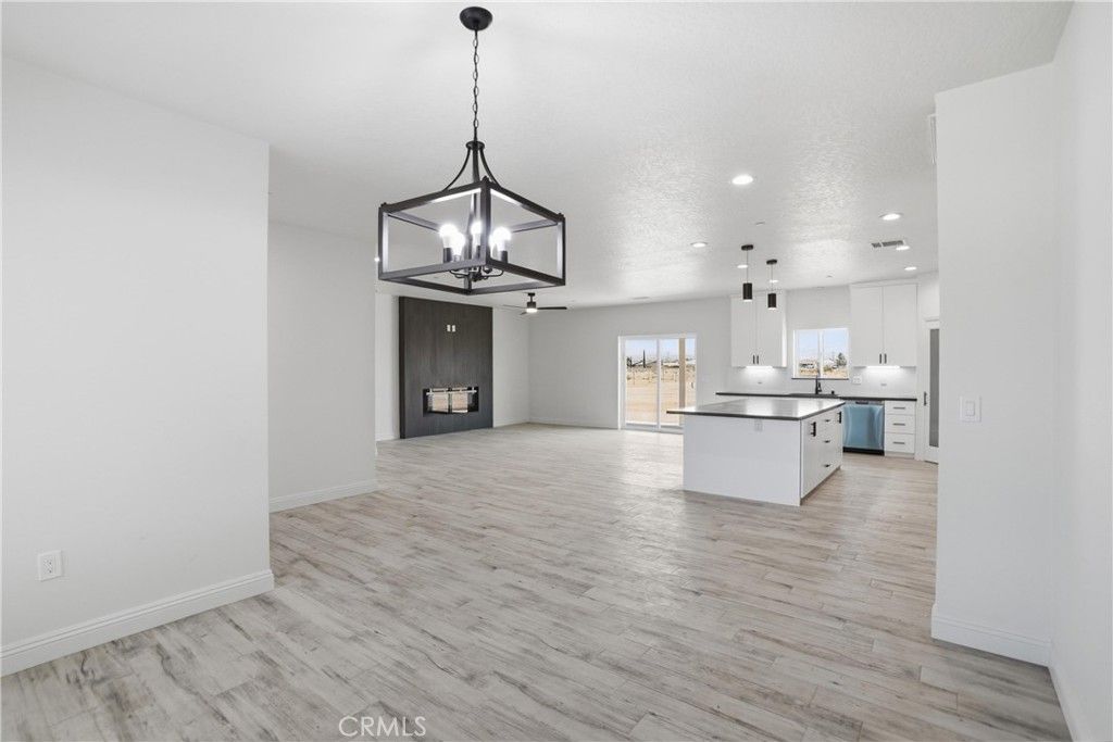 Image 12 of property listing at 22819 Little Beaver Road, Apple Valley, CA 92308