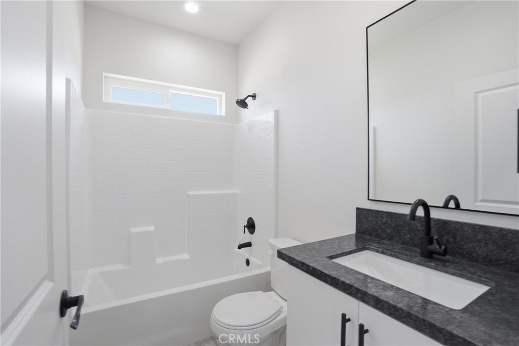 Image 34 of property listing at 22819 Little Beaver Road, Apple Valley, CA 92308