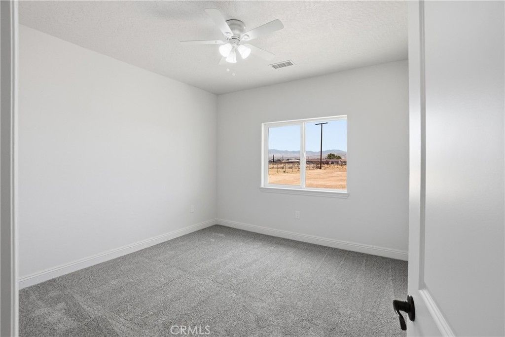 Image 36 of property listing at 22819 Little Beaver Road, Apple Valley, CA 92308