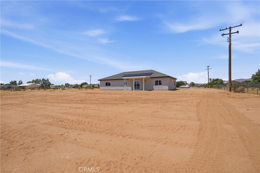 Image 39 of property listing at 22819 Little Beaver Road, Apple Valley, CA 92308