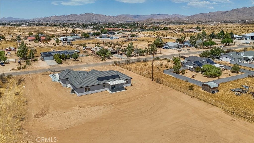 Image 8 of property listing at 22819 Little Beaver Road, Apple Valley, CA 92308