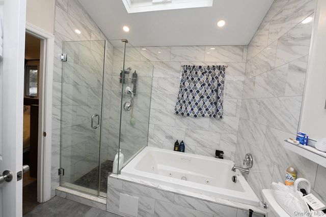 7 McNulty Street, Dix Hills, NY 11746