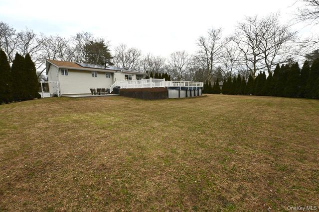 7 McNulty Street, Dix Hills, NY 11746