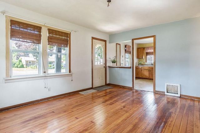 216 Kellogg Avenue, Janesville, WI 53546