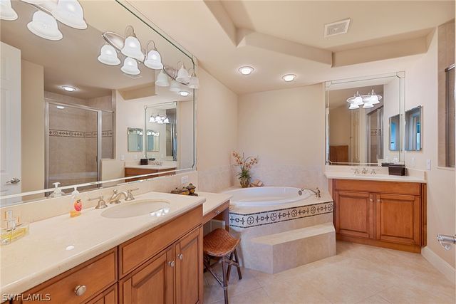 580 El Camino Real 3705, Naples, FL 34119