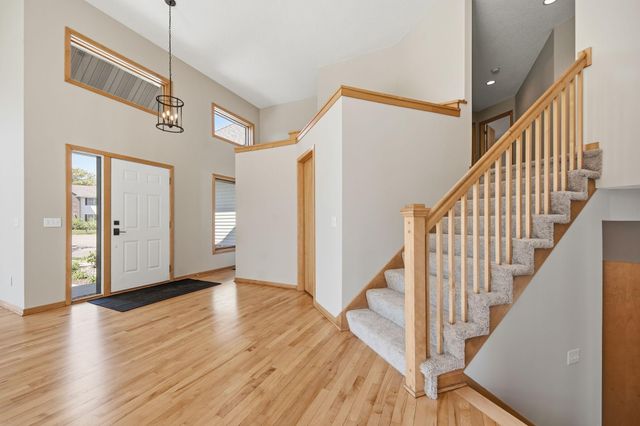 5750 Newberry Circle N, Stillwater, MN 55082