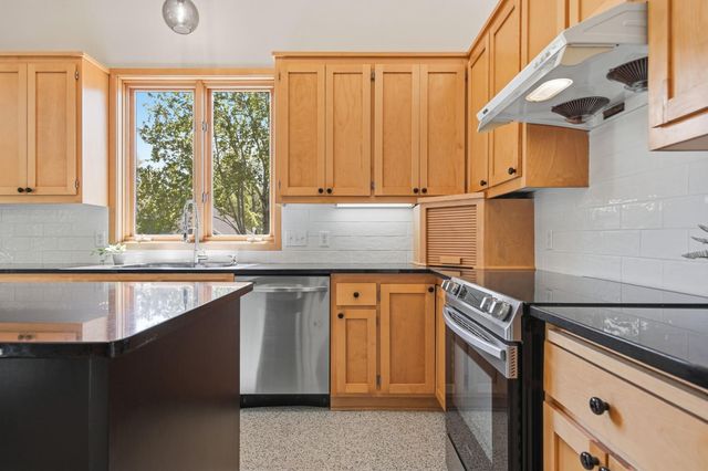 5750 Newberry Circle N, Stillwater, MN 55082