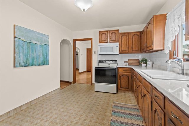 1620 N RICHMOND STREET, Appleton, WI 54911