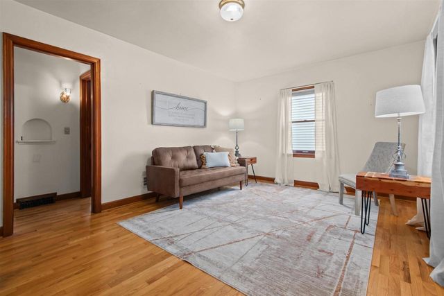 1620 N RICHMOND STREET, Appleton, WI 54911