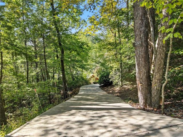 257 Foothills Dr, Cleveland, GA 30528