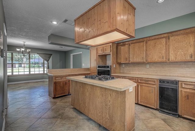 1301 Bay Ridge Boulevard, Bay City, TX 77414